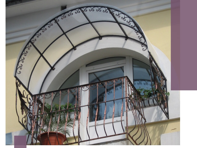 Козырьки над балконом в Саранске — изготовление и монтаж